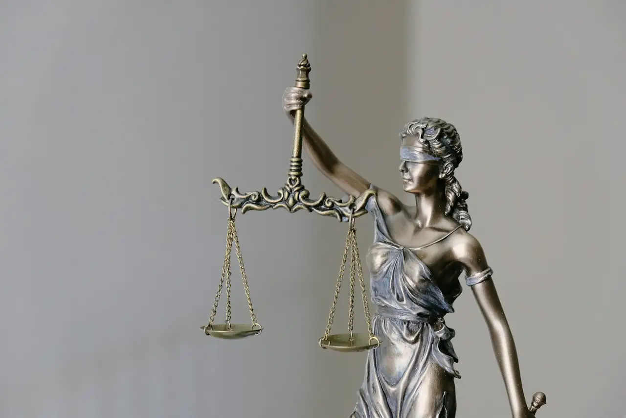Statue of Lady Justice holding scales